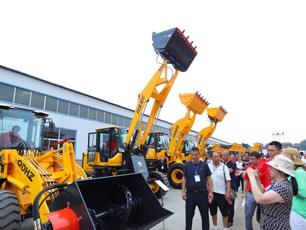 嘉賓觀摩產品演示